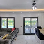 Detached With Private Pool In Inlice, Gocek فيلة فتحية