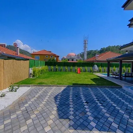 Detached With Private Pool In Inlice, Gocek 别墅 费特希耶