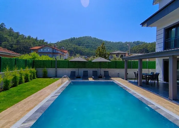 Detached With Private Pool In Inlice, Gocek 别墅